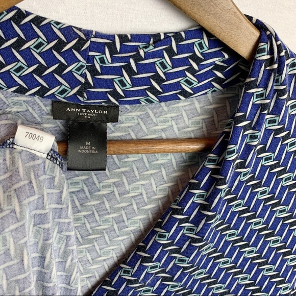 Ann Taylor Crossover Twist Effect Blue White Top - Picture 3 of 8